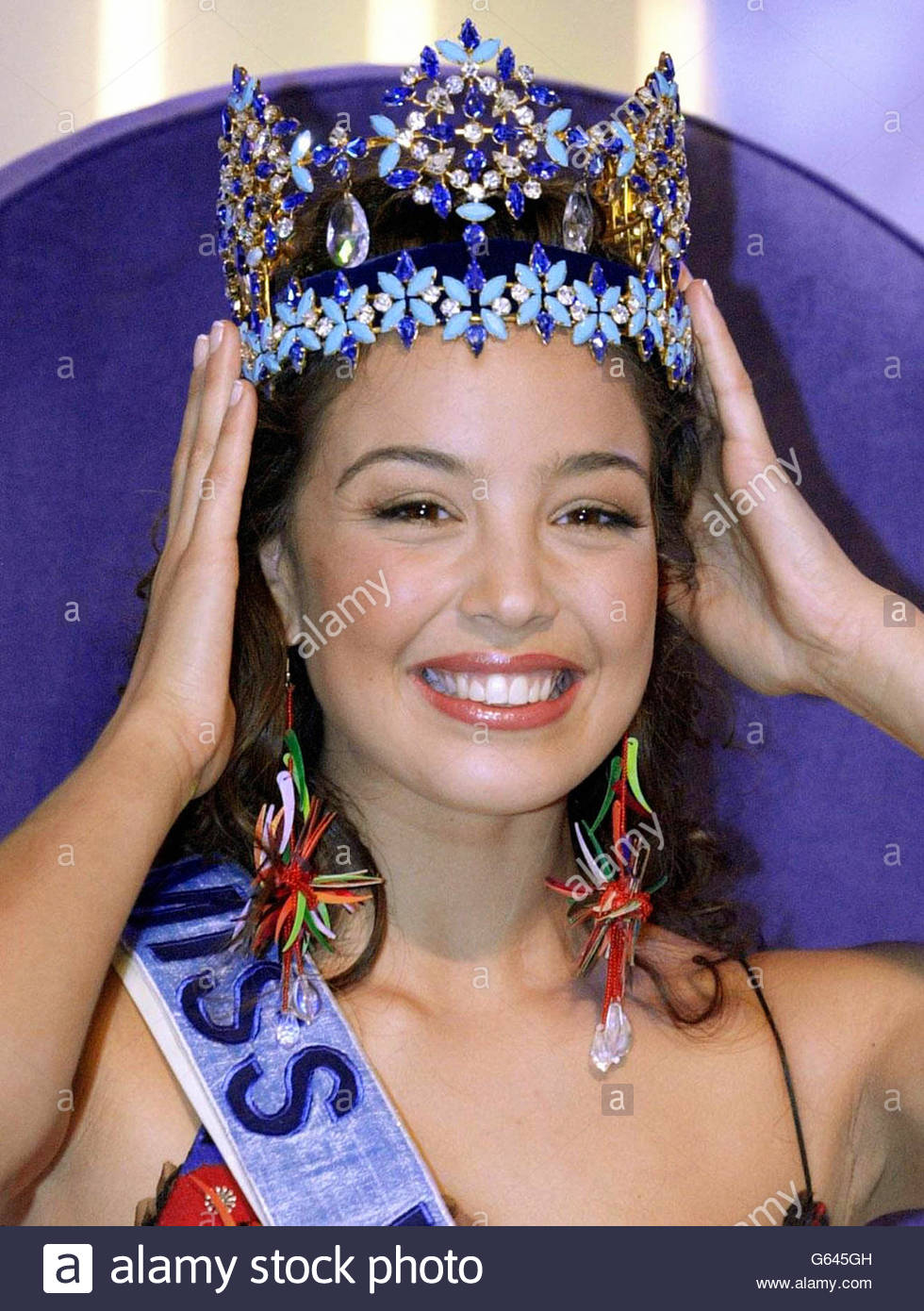 azra akin, miss world 2002. - Página 2 Miss-w17