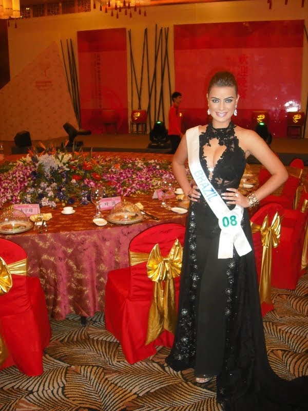 rayanne morais, semifinalista de miss international 2009. - Página 5 Ogaaaj10