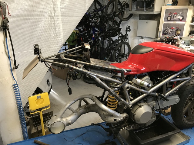 Projet ST2 / Café Racer - Page 6 Img_1816