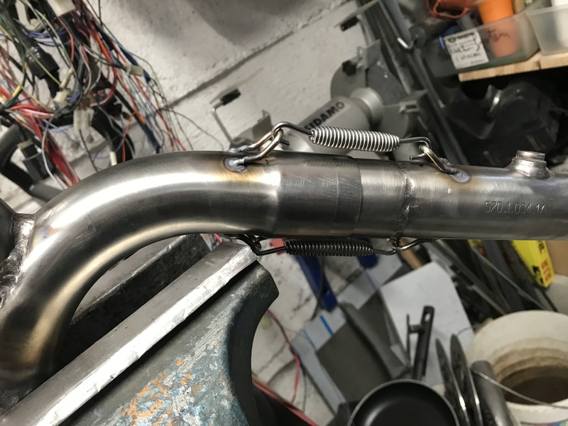 Projet ST2 / Café Racer - Page 6 Img_2743
