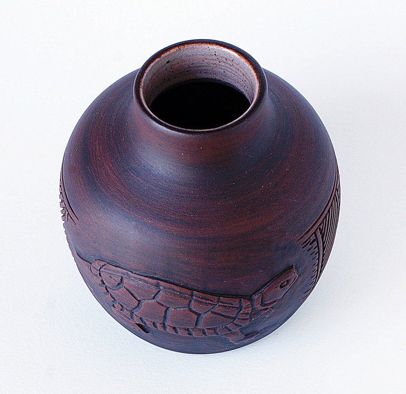 Pottery Vase - Turtle Motto. Dsc03523