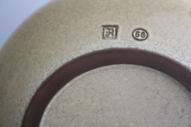 Signature sur vase boule en grès à identifier .... Img_1413