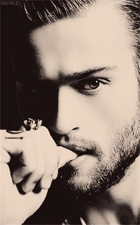 Avatars - Douglas Booth Vyfp4810