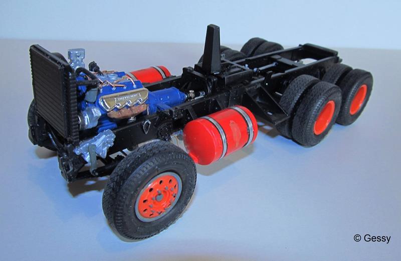 AMT FORD LNT 8000 "Snow Plow" 1:25 Img_8129