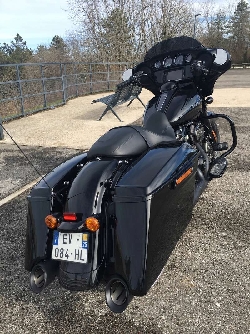 Elle est arrivée  ma Street glide S ! Et suis pas déçu ! 😊 - Page 6 Fdcc5710