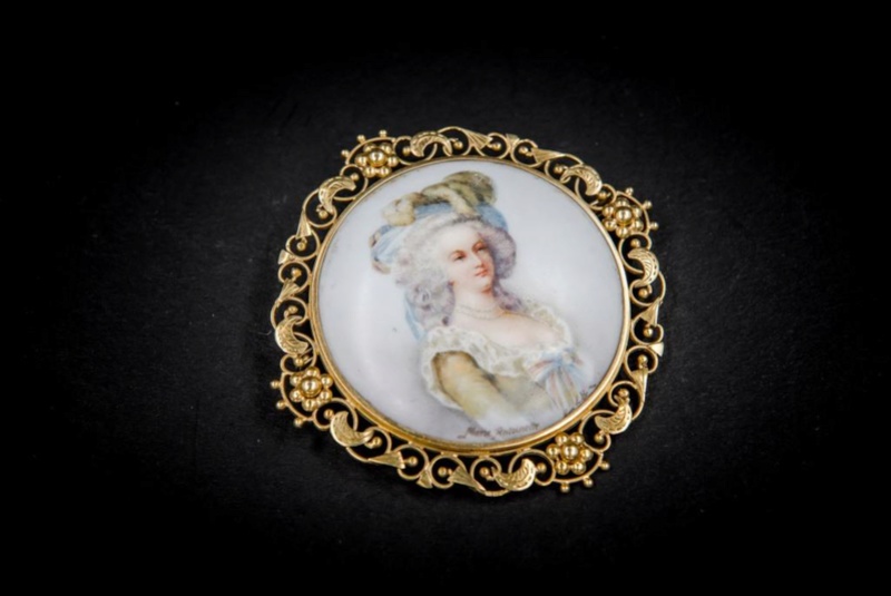 Collection : miniatures de Marie Antoinette et de ses proches - Page 12 15103310