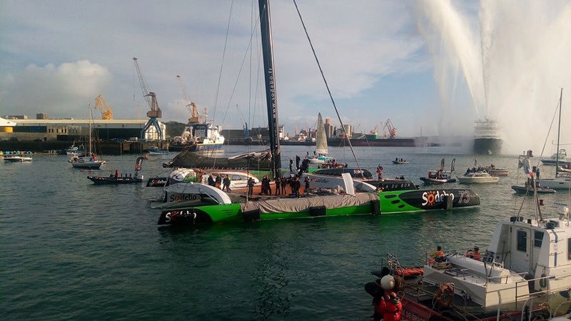 François Gabart en route pour un nouveau record du monde à la voile en solitaire. Thomas10