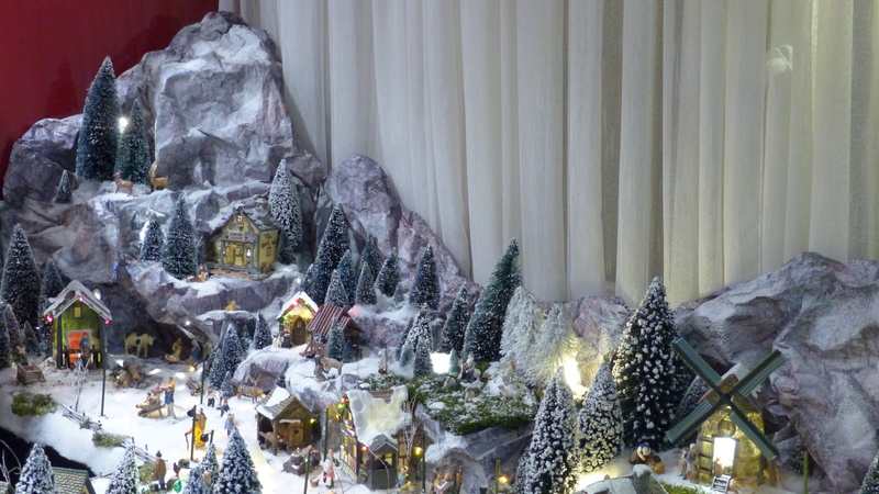 Village de Noël 2017 MON BEAU SAPIN P1000575