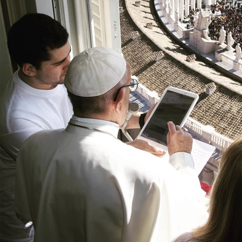 Le pape François sur instagram - Page 18 2018-029