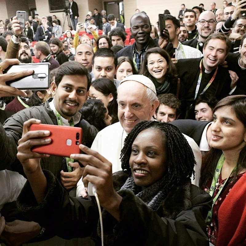 Le pape François sur instagram - Page 18 2018-051