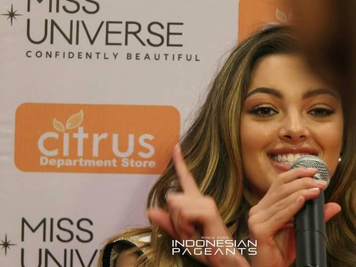 ♔ The Official Thread of MISS UNIVERSE® 2017 Demi-Leigh Nel-Peters of South Africa ♔ - Page 7 Fb_i3881