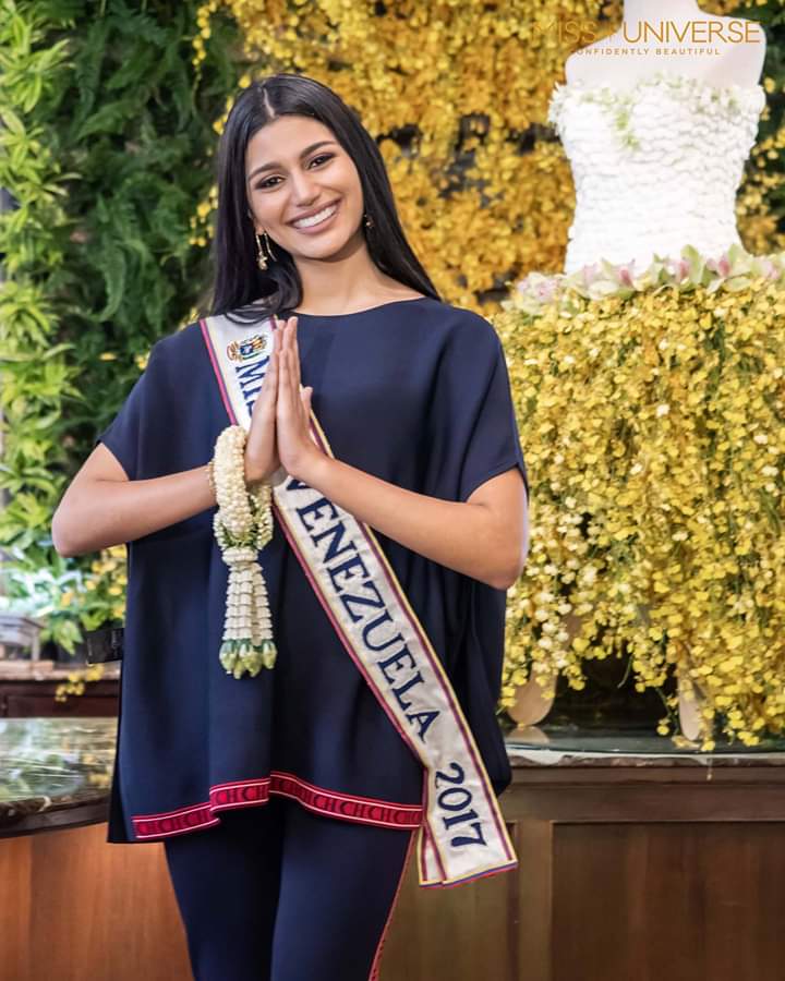 © PAGEANT MANIA © MISS UNIVERSE 2018 - OFFICIAL COVERAGE Finals - Page 20 Fb_i5413