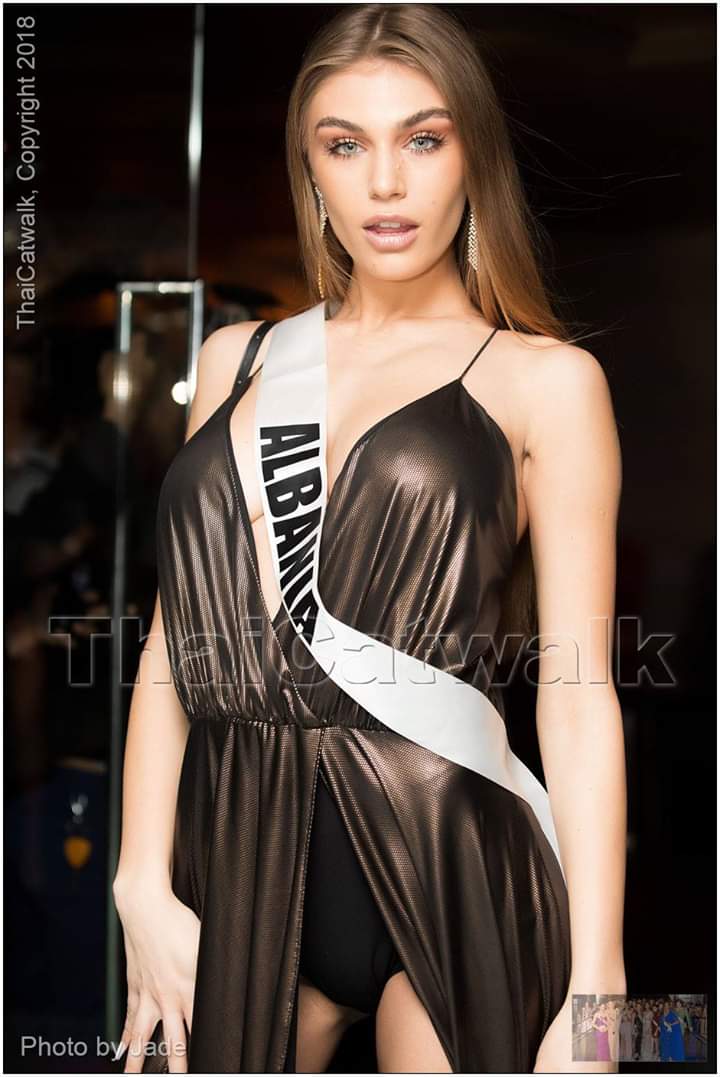 © PAGEANT MANIA © MISS UNIVERSE 2018 - OFFICIAL COVERAGE Finals - Page 30 Fb_i5779