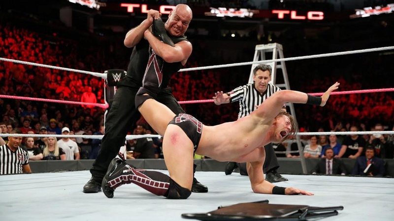 Kurt Angle a-t-il réussi son retour sur les rings de la WWE ? (Spoiler TLC 2017) 5_on_310