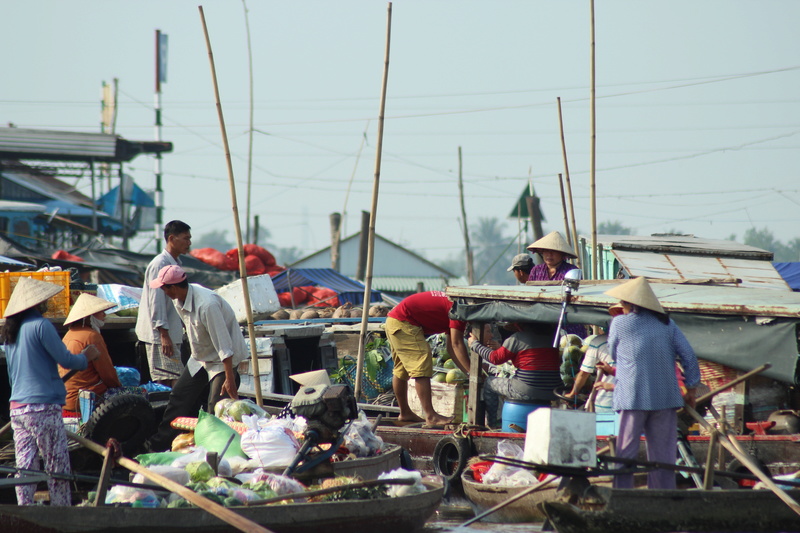 Marché flottant au Vietnam Vietne17