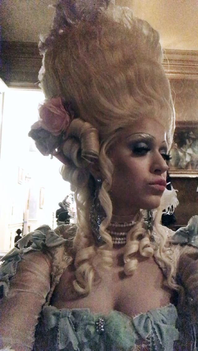 Katy Perry en Marie-Antoinette ?? Dn6etx10