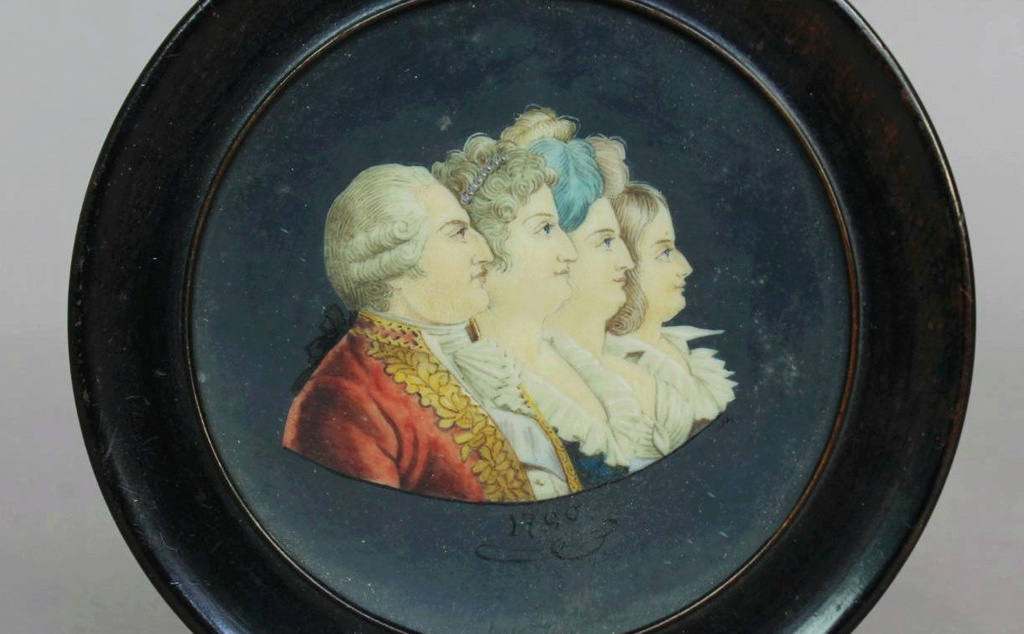 Collection : miniatures de Marie Antoinette et de ses proches - Page 14 Zzz9-411