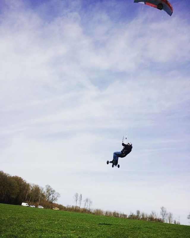 Quelqu'un a pu test la Flysurfer SOUL en 18m ? 30126910