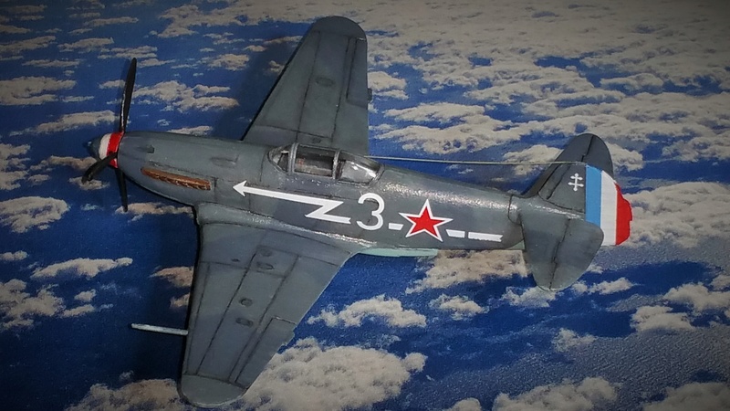 Montage à la chaîne "au petit colleur" - Page 3 Yak-3_22