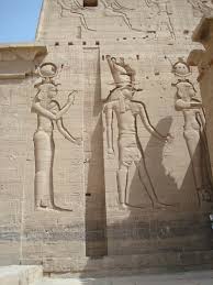 إيزيس أشهر إلاهة في الأساطير المصرية Images18