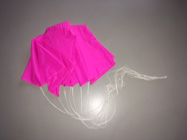 parachute - Pliage d'un parachute. Img_6018