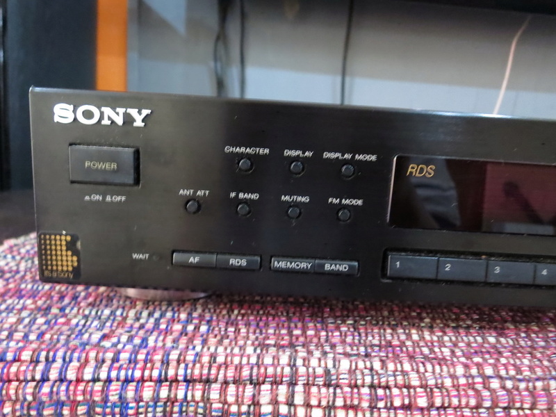 Sony ST-S570ES High-End AM/FM Tuner Img_0631