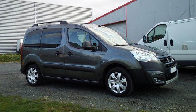 Peugeot Partner "Campeur Van" aménagement fait !