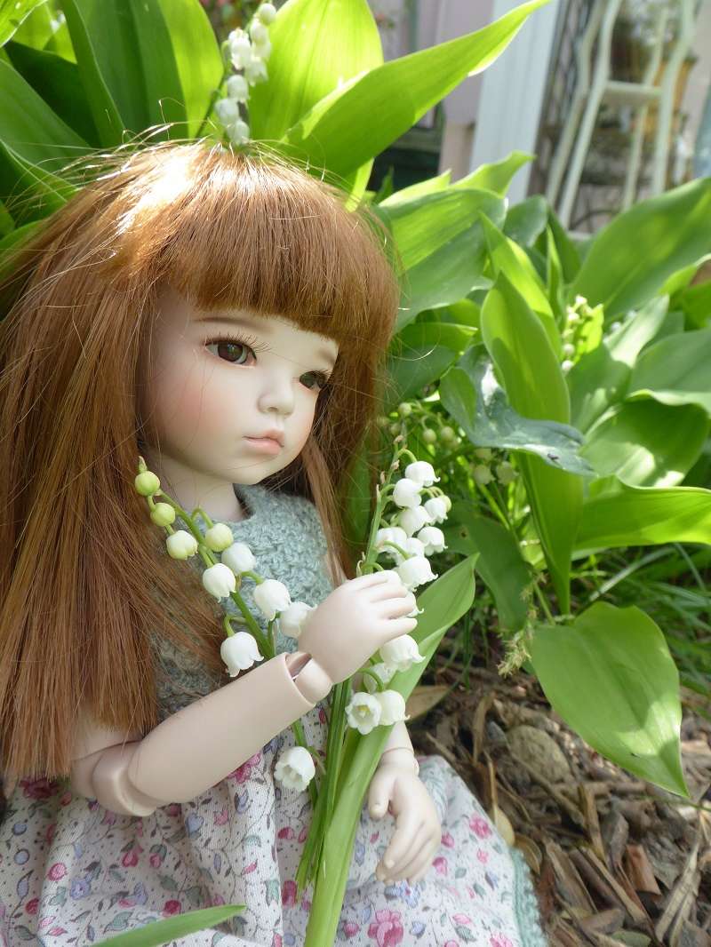 Candy, une Raccoon Doll qui aime les fleurs Candy110