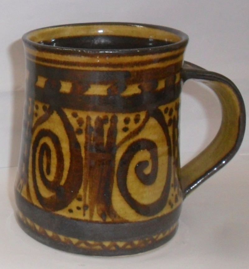 A good retro studio pottery mug with an undecipherable signature Sam_8319