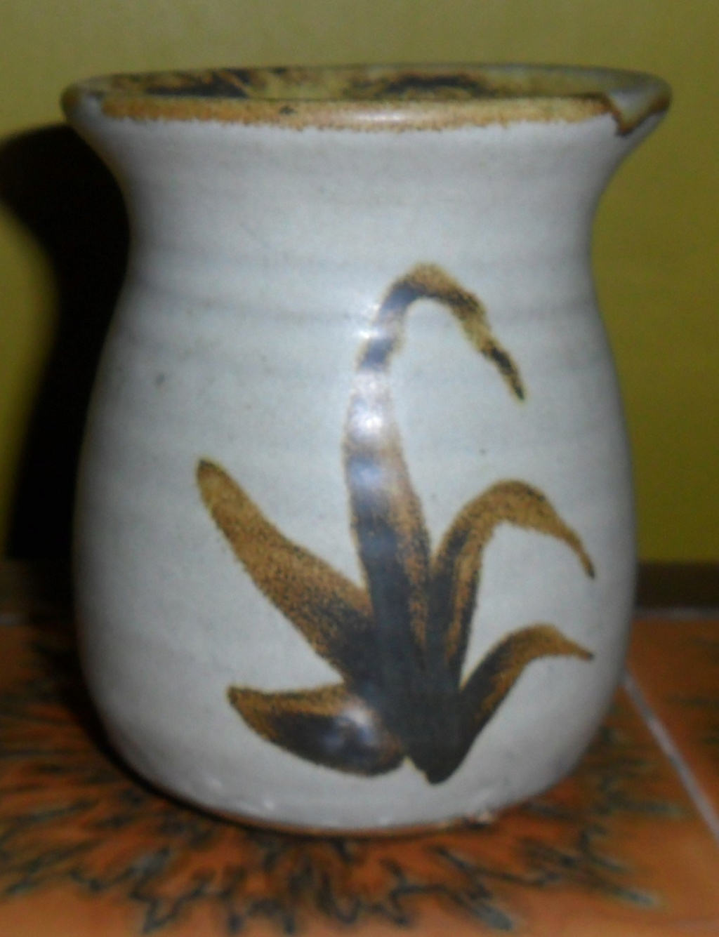 Vase with 3R mark - Paul Acreman, Three Rivers Pottery, Plymouth  Sam_8516