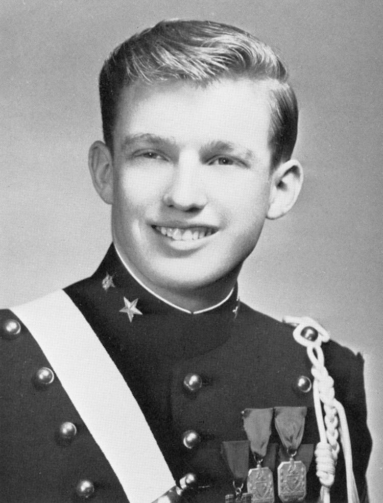 Cadet Bone Spurs: "I'd run in there even without a weapon ..." Cadet_11
