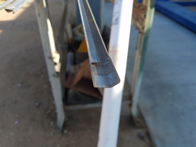 how to get the stainless molding off of drip rail 20180512