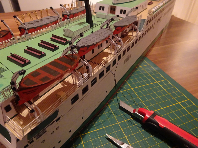Fertig - Fährschiff Warnemünde von Conys Kartonmodellbau, gebaut von Fleetmanager - Seite 9 Dsc05731