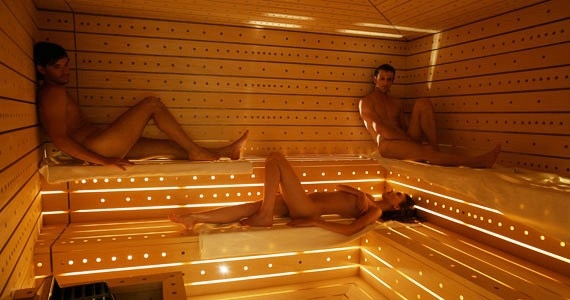 Etes-vous amateur de spa / sauna en automne? Naked-10