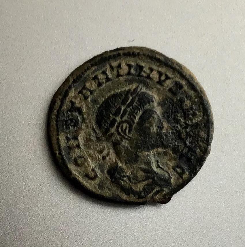 AE3 de Constantino II. BEATA TRANQVILLITAS. Lyon 33920910