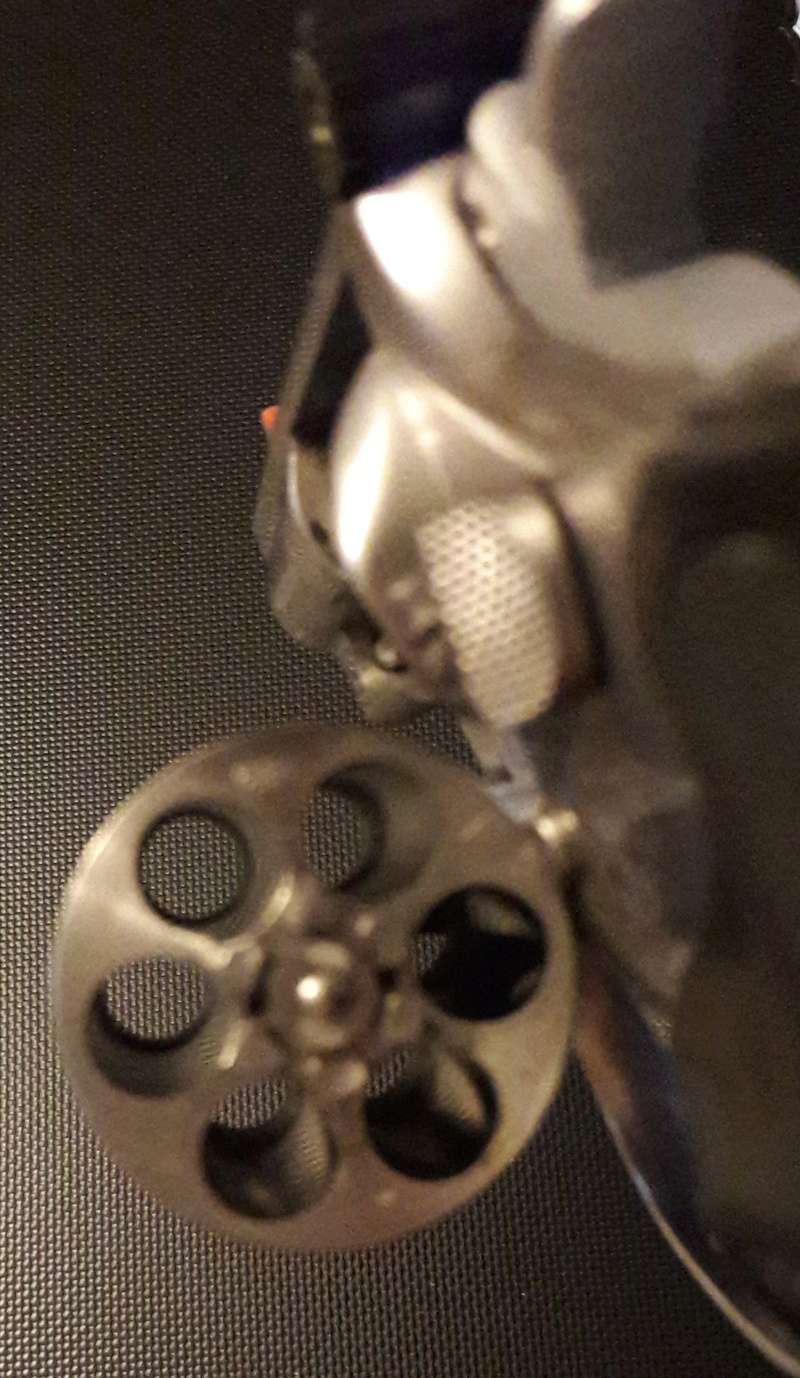 Identification revolver SW 357 magnum Sw_35710