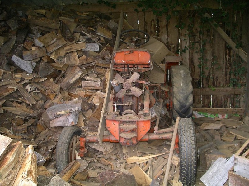 Nos TRACTEURS VENDEUVRE dans des situations drôles, originales, voir périlleuses! Mgp27910