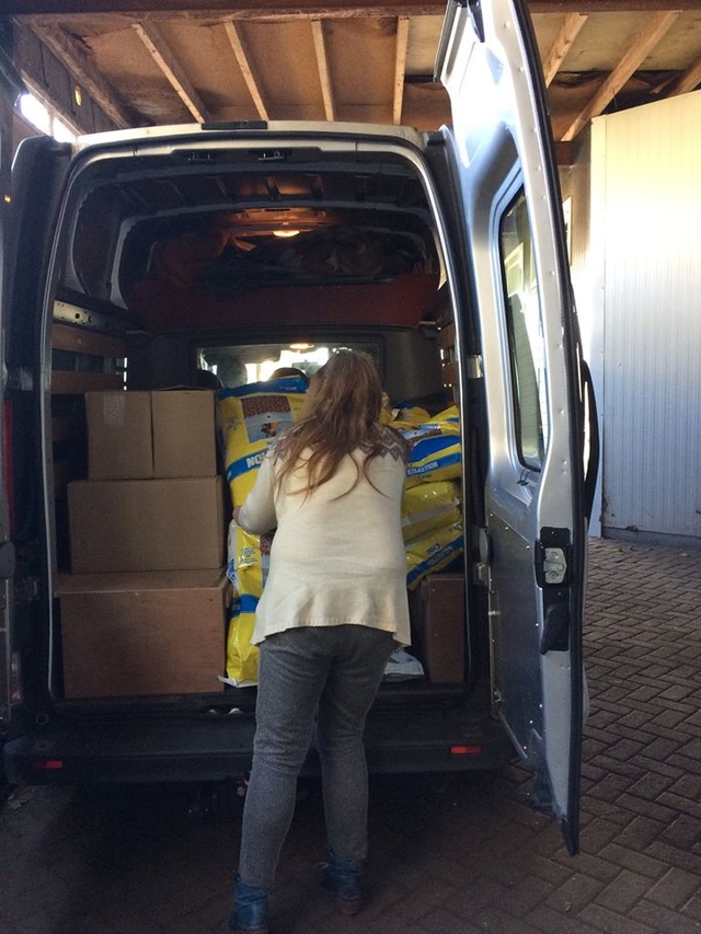 14 feb- Rozenburg komt lossen 1318