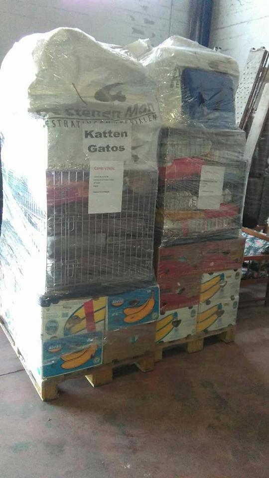 9 Feb - 2 pallets aangekomen bij Canis y Felis 326