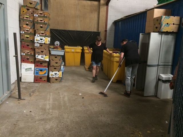 3 juni - 8 pallets staan klaar voor Spanje Img_0020