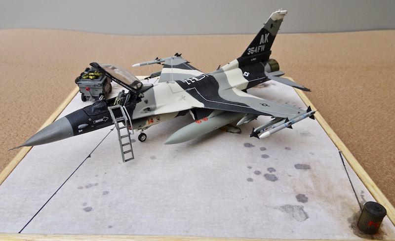 F-16C Aggressor Arctic Bandit -Revell 1/72eme F-16c_27
