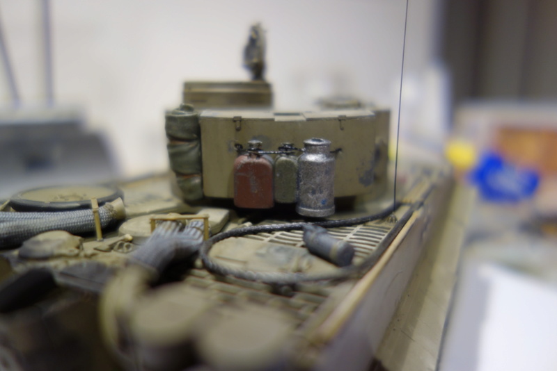 Diorama Petit déjeuner + Briefing (Tiger 1 1/35) - Page 2 Dsc04141