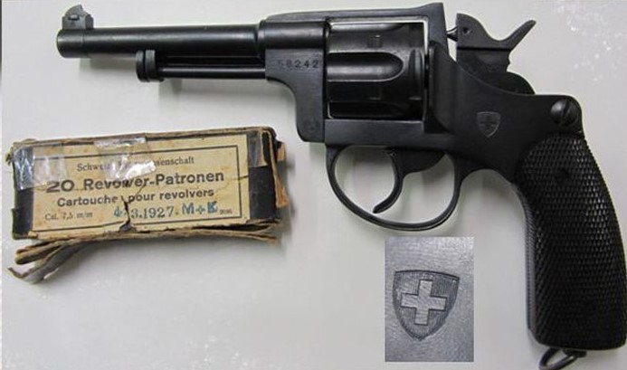 Le revolver d'ordonnance 1882 - Page 2 Easymu10