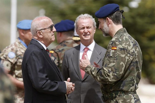 [Gobierno de España] Visita a tropas española en Irak tras el atentado terrorista de Daesh  95382910