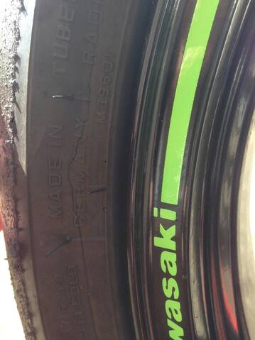 Fissures sur pneus pirelli supercorsa