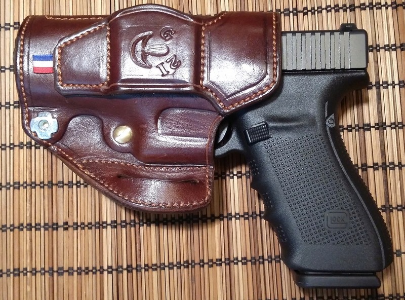 HOLSTER "STAND" by SLYE G2113