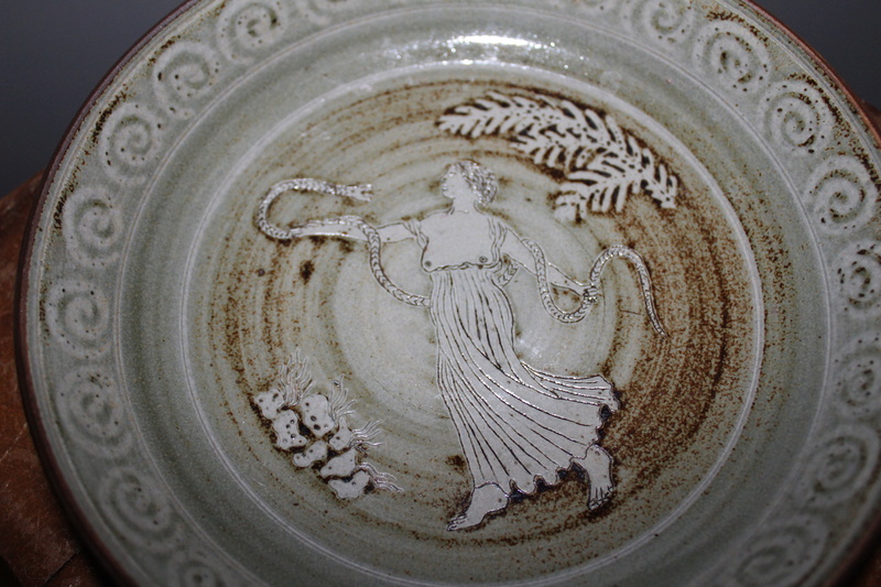 Stoneware bowl with Classical lady & snake - R mark Img_9411