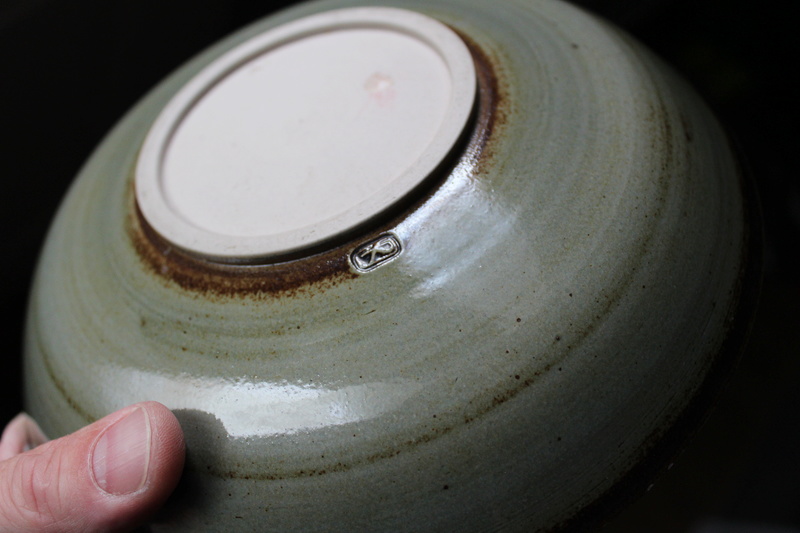 Stoneware bowl with Classical lady & snake - R mark Img_9413