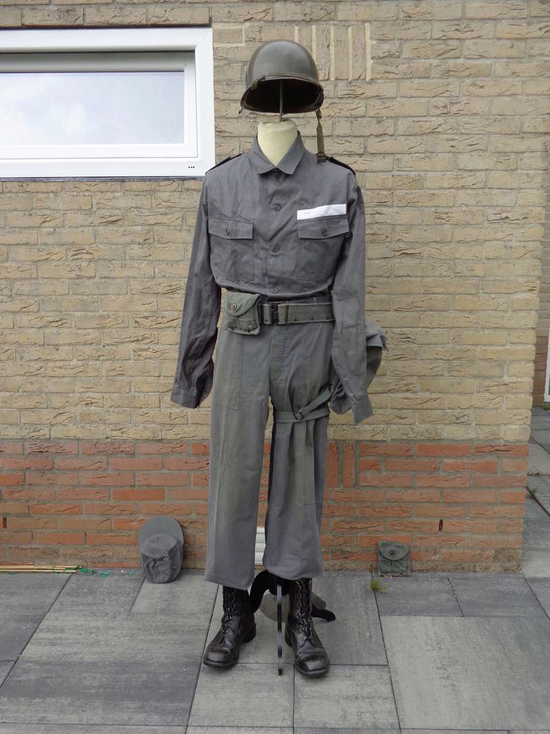 Dutch army loadout displays (cold war era) - Page 3 Nederl14