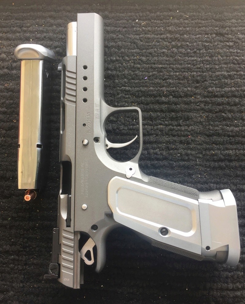 Tir de dispersé Haut en Bas - Page 2 Arme10
